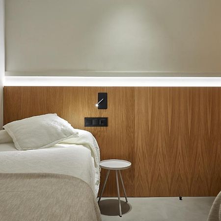 Ella Hostel Ramblas Barcelona Luaran gambar