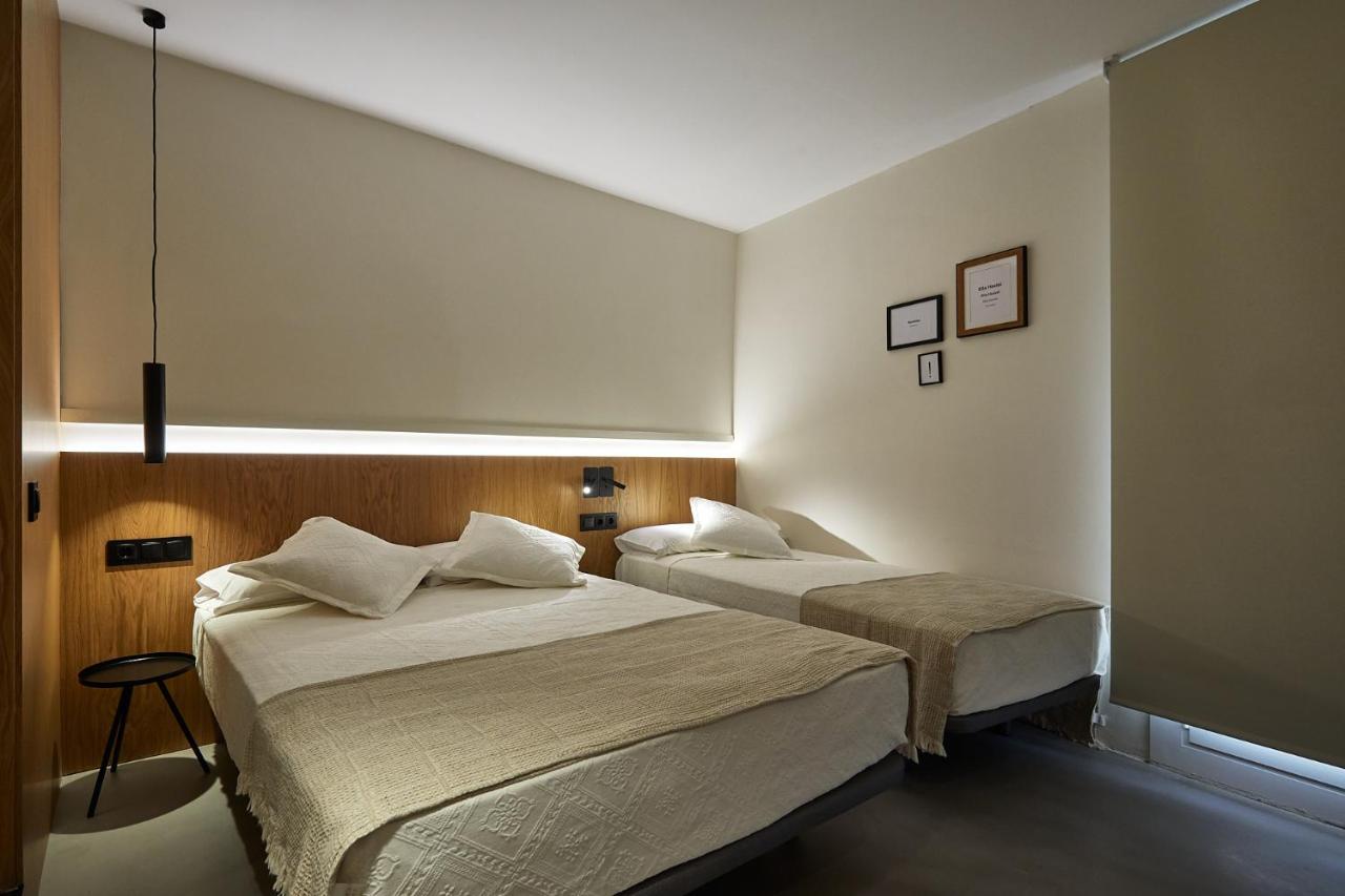 Ella Hostel Ramblas Barcelona Luaran gambar