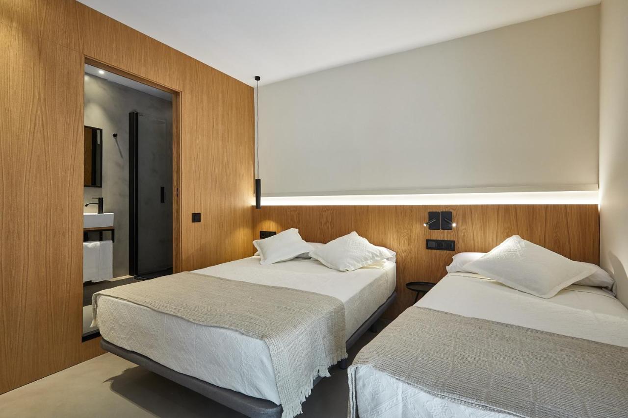Ella Hostel Ramblas Barcelona Luaran gambar