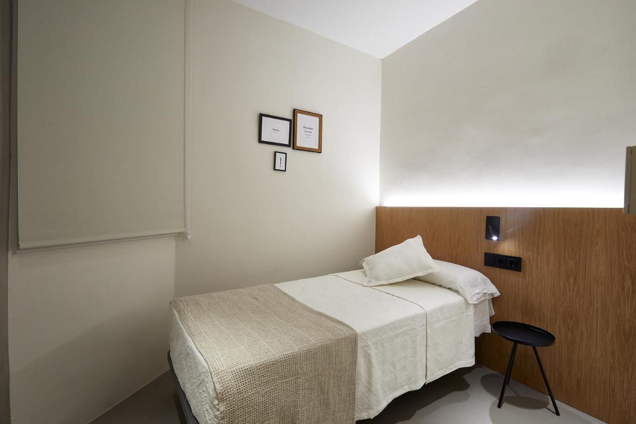 Ella Hostel Ramblas Barcelona Luaran gambar