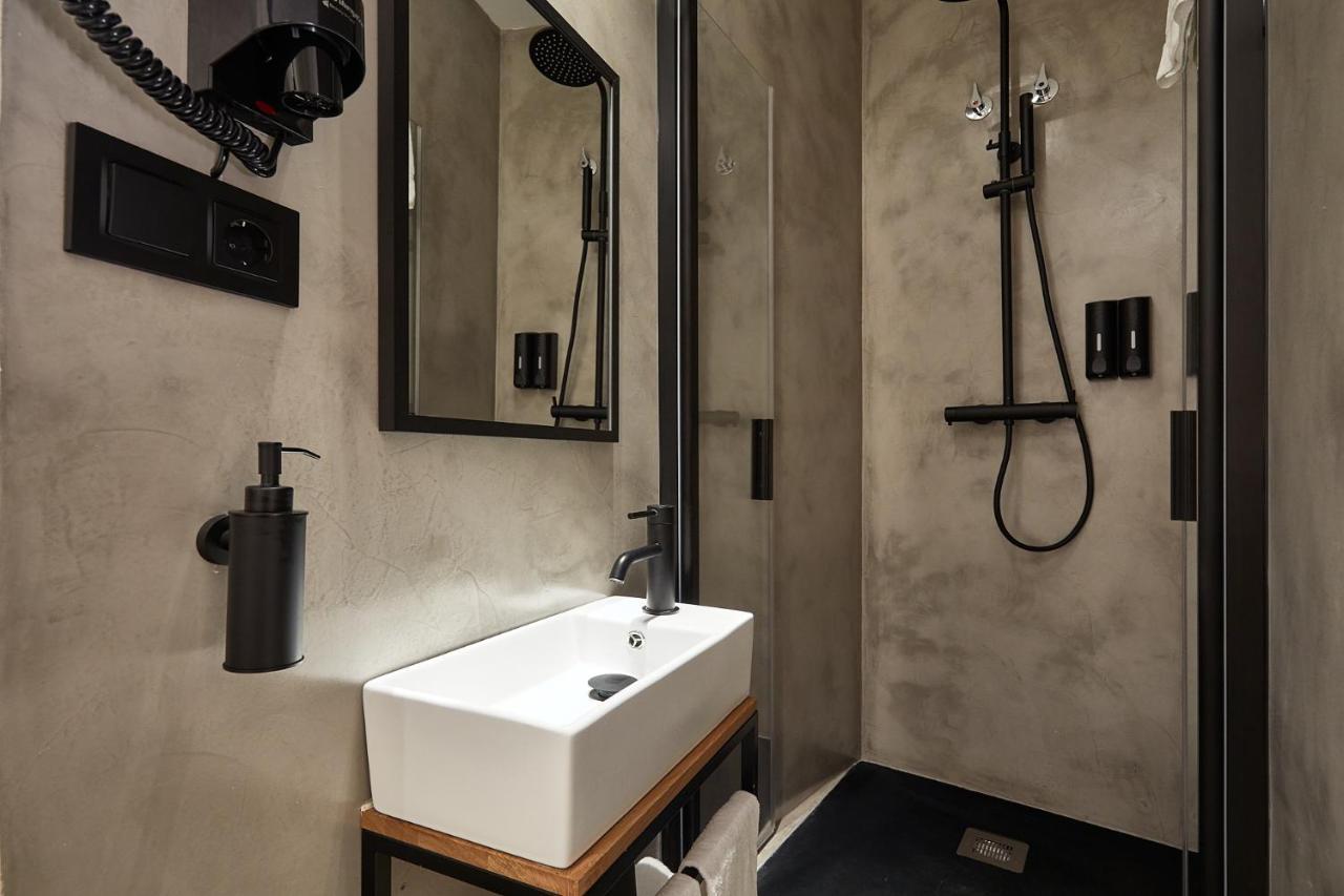 Ella Hostel Ramblas Barcelona Luaran gambar