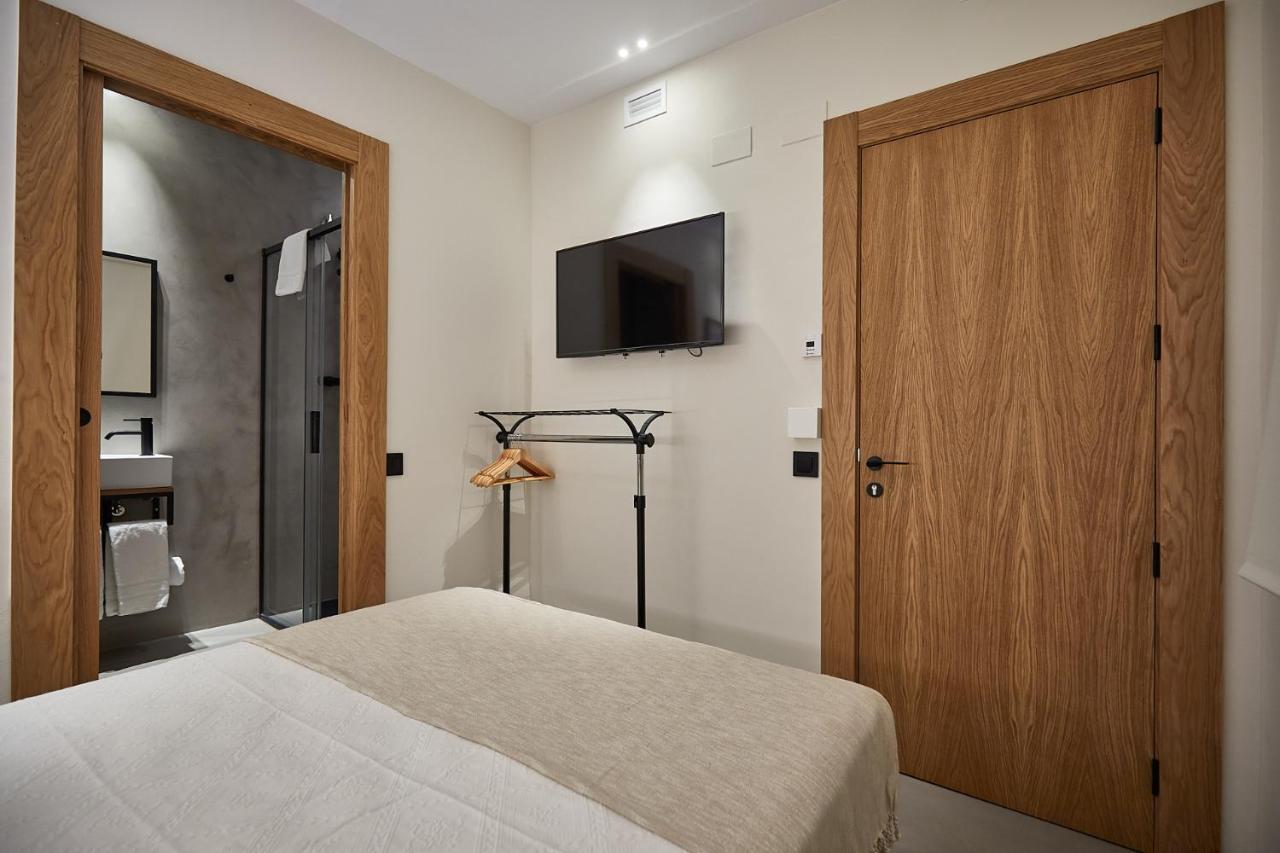 Ella Hostel Ramblas Barcelona Luaran gambar