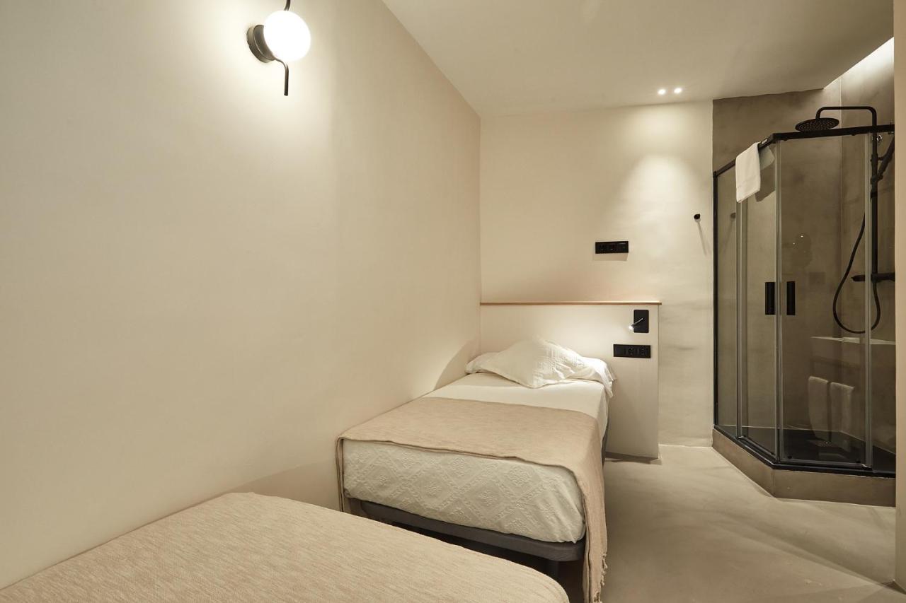 Ella Hostel Ramblas Barcelona Luaran gambar