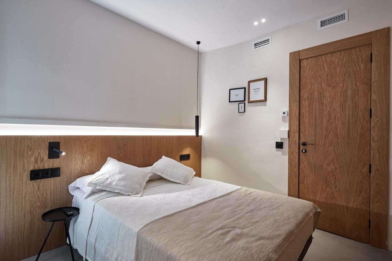 Ella Hostel Ramblas Barcelona Luaran gambar