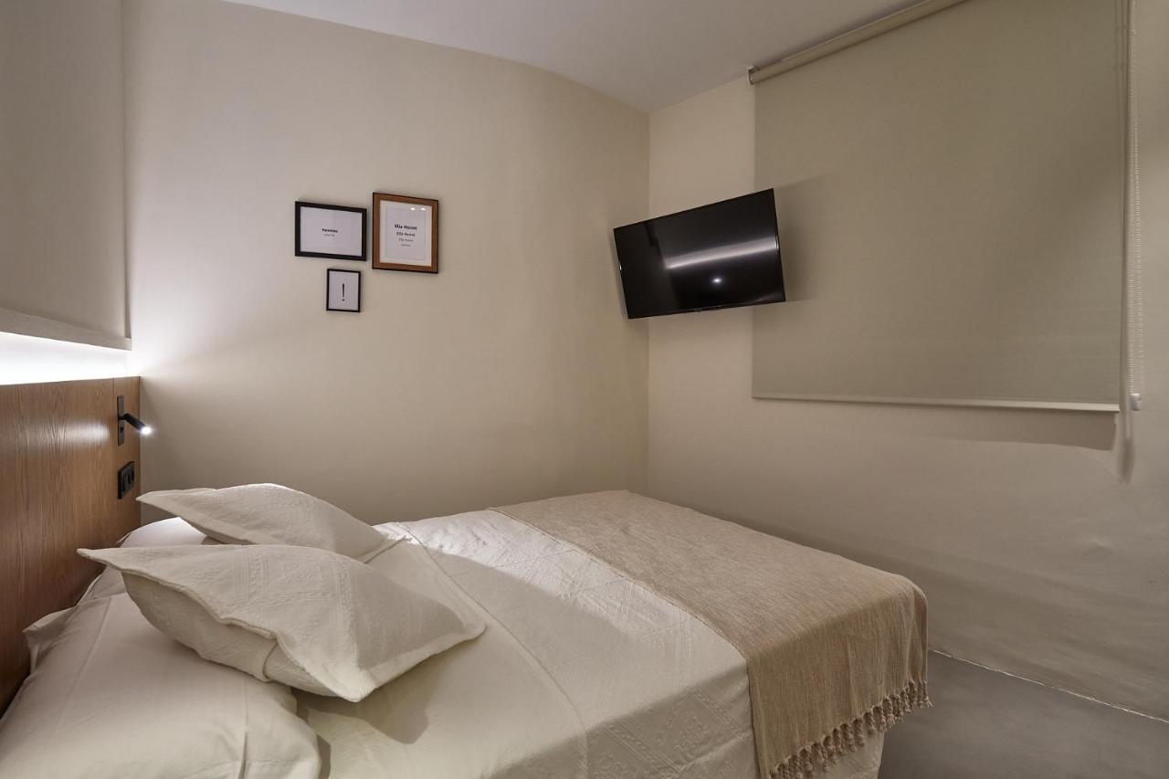Ella Hostel Ramblas Barcelona Luaran gambar