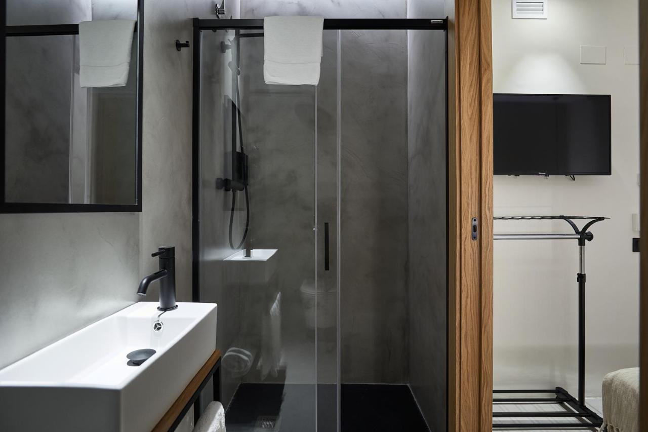 Ella Hostel Ramblas Barcelona Luaran gambar