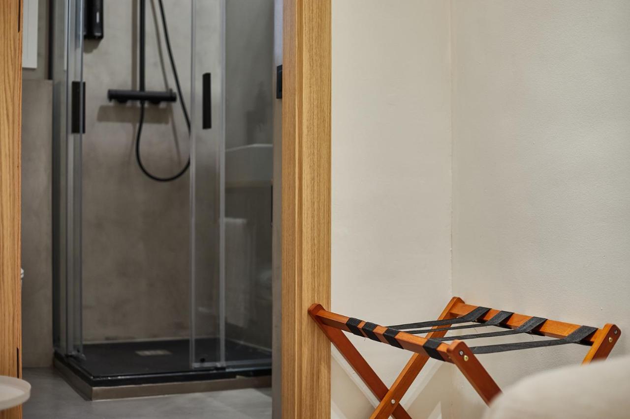 Ella Hostel Ramblas Barcelona Luaran gambar