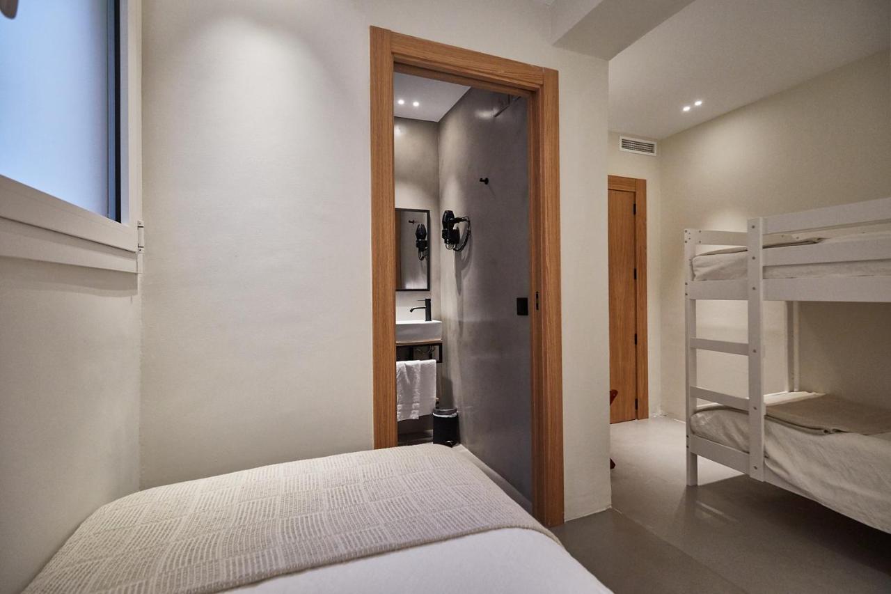 Ella Hostel Ramblas Barcelona Luaran gambar